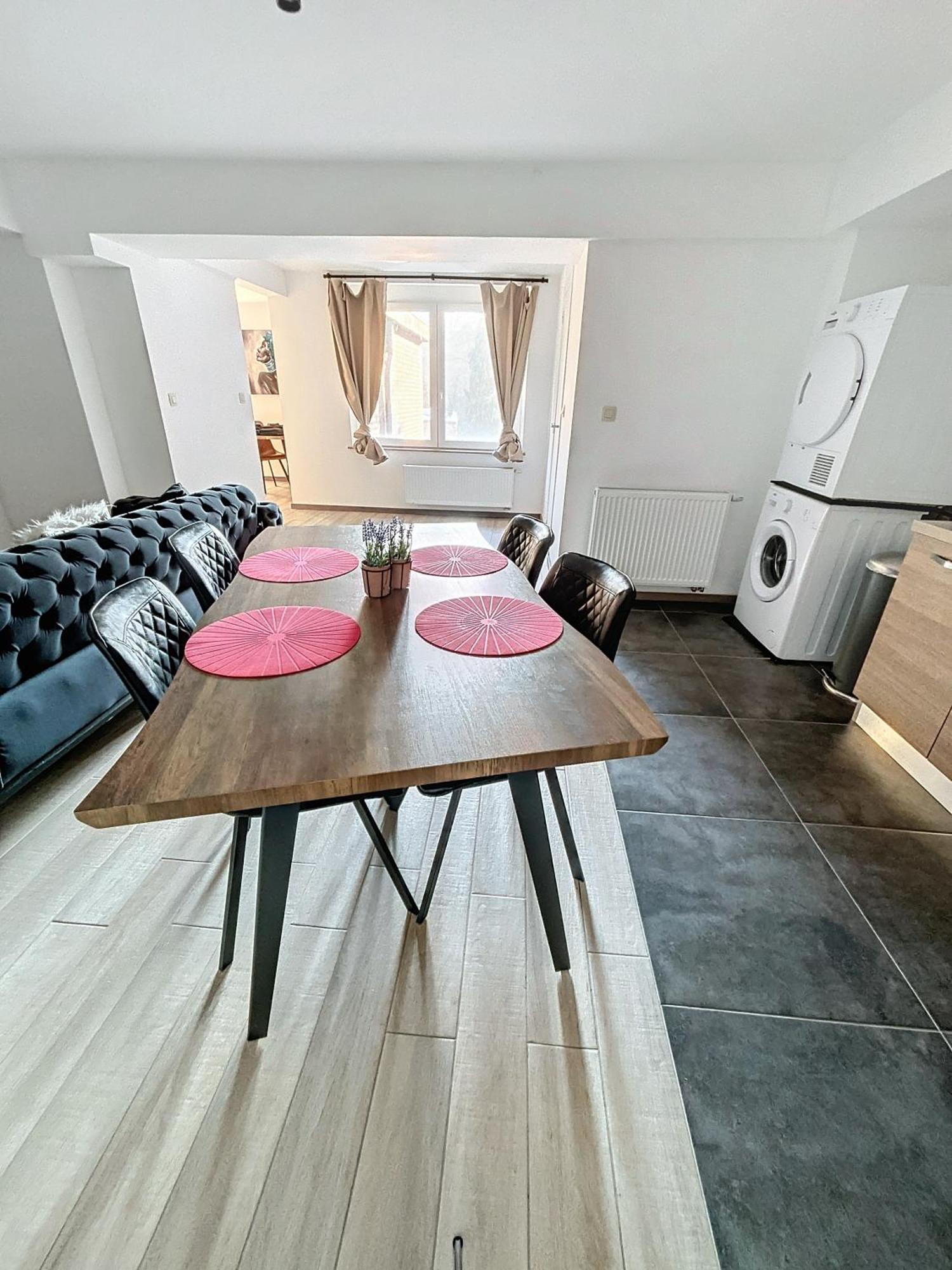 Nomad Apartments - Henin Charleroi Rum bild